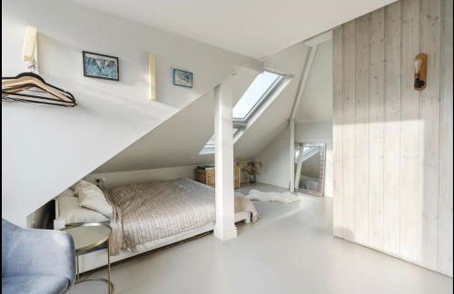 Large, modern, light, open plan designer house - Foto 15