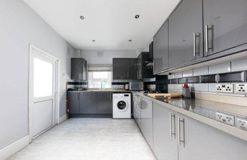 Cozy 4 bedroom home in Hackney, London - Foto 1