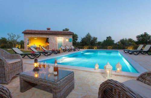 Villa in Sveti Lovre with swimming pool - Foto 36