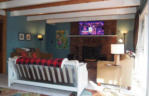 The Cub Hill Chalet - Private Lakefront with Spa! - Foto 4