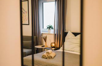 HUGOS Studio Apartment - Photo 8