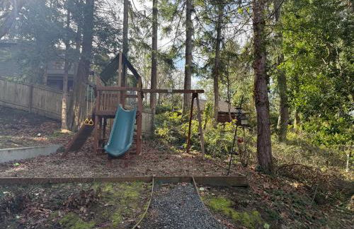 Luxury Family Retreat on Mercer Island Pet-Friendly, Pool Table, Patio & Near Seattle - Book Now & Save! - Foto 18