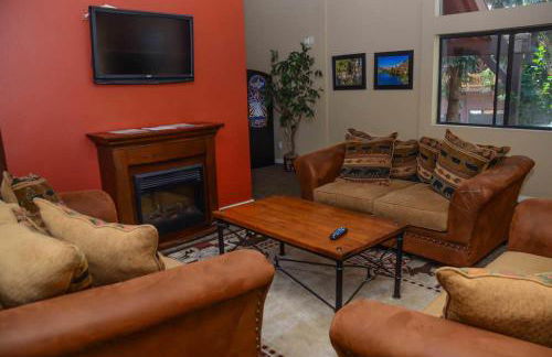 Mammoth Ski & Racquet with Shared Hot Tub & Pool - Foto 16