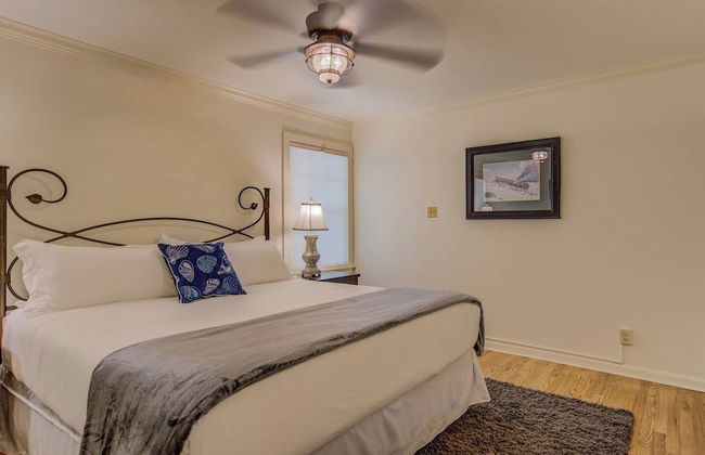 5BR Mnt Viewsdowntown Luxuryfirepit & RV Parking - Photo 22