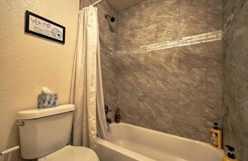 Cute home w/ massage chair and wifi - Foto 19