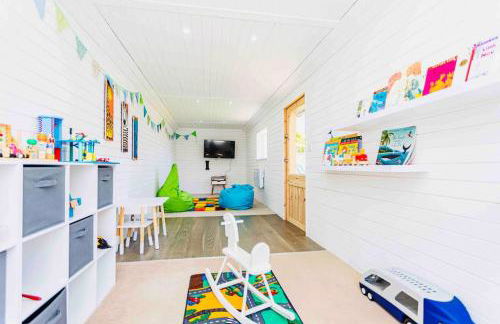 Luxury Ocean Playroom SEA SALT CHALET - Photo 40