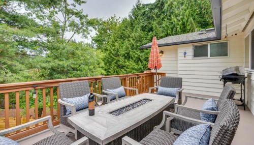 1 Mi to Lake, Shared Hot Tub! Kenmore Retreat - Foto 2