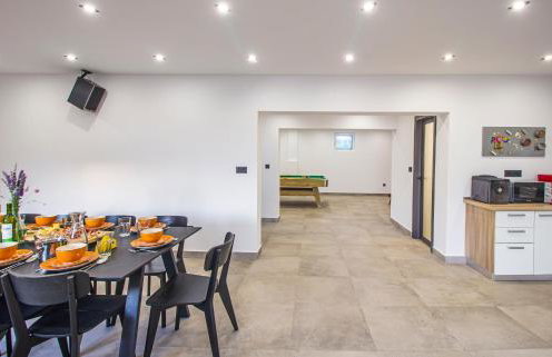 Villa Ume - heated pool, sauna, volleyball court - Photo 11