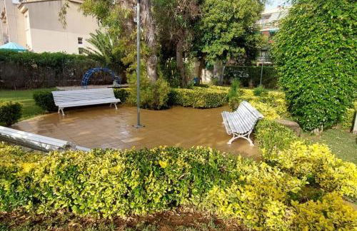 Apartamento, piscina y playa - Photo 9