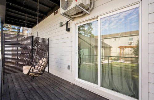 Smart Amenities & Modern Charm – Houston Studio! - Foto 11