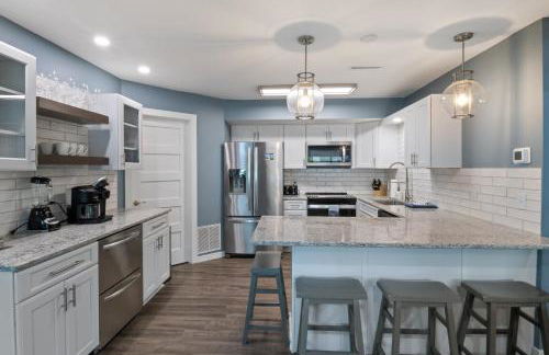 Our Cove Retreat - Perfect for Wave-Free Swimming, Tanning & Prime Location Fun! - Foto 17