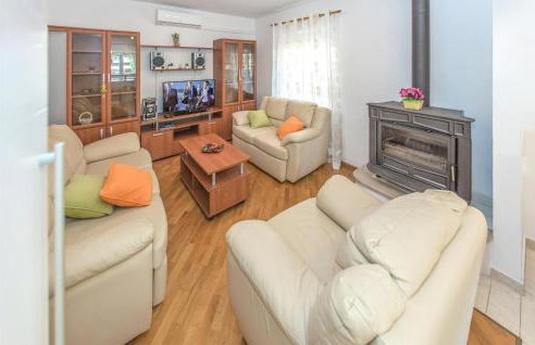 Cozy Home In Plat With Wifi - Foto 4