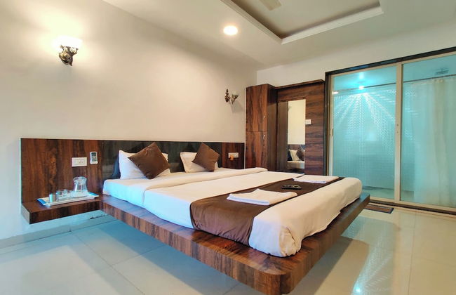 Strawberry Land Resort - Photo 9