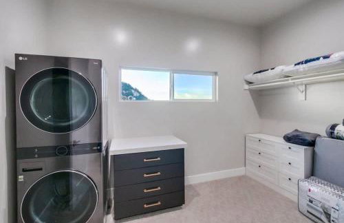 Serene Resort-Style Escape - Perfect for Families - Photo 45