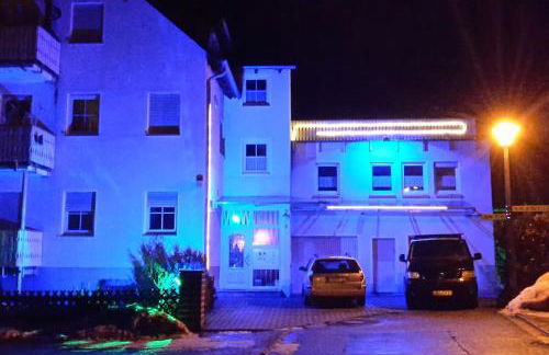 Ferienwohnung mit 4 Schlafzimmer für 2 bis 9 Gäste----Apartment with 4 bedrooms for 2 to 9 guests - Foto 1