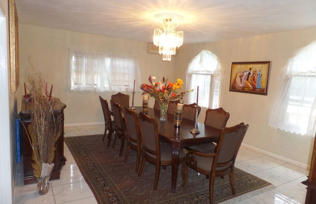 The Royal Kensington Villa - Photo 27