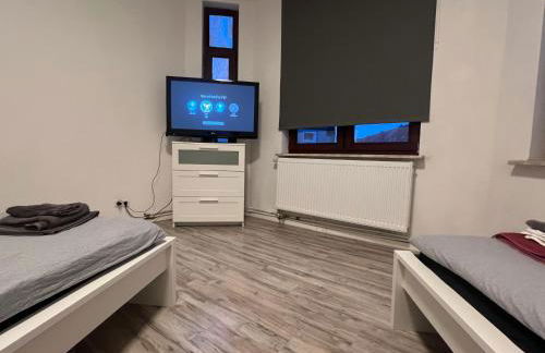 Monteur & Ferienwohnung mit Balkon, 3 Schlafzimmer & Platz für 6 Personen - Photo 7