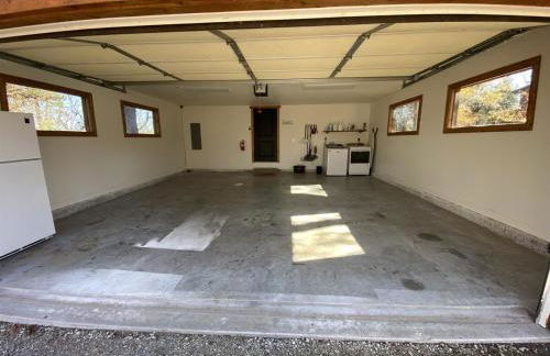 Remodeled Lakefront Cabin, shuffleboard, Starlink - Foto 44