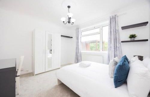 4 Bed , Monthly & Weekly Offers , Ideal For Contractors , Relocation & Leisure Stays - Photo 24