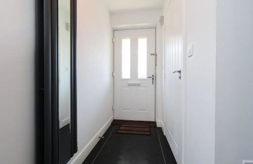 Contractor 4 Bed 2 BA 5 mins to Airport & Barry With Parking - Foto 4