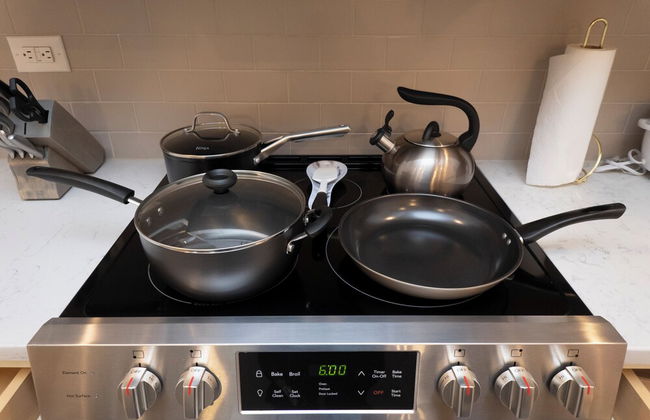 Cozy Retreat near Uptown Charlotte with Free Parking & Wi-Fi - Foto 19