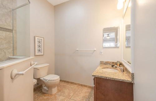 Two King En-Suites …Inside the Prestigious Reunion Resort - Foto 11