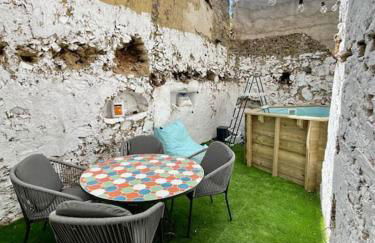 Villa privada y piscina salina y chimenea colgante - Foto 18