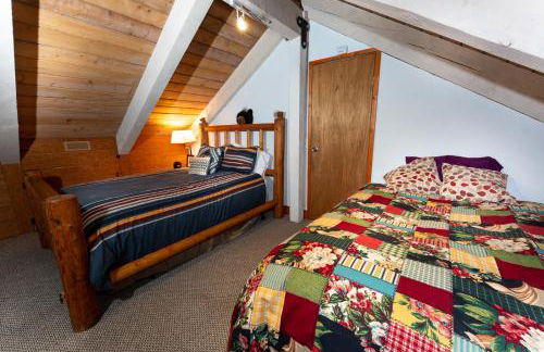 Private Forest Lodge Near Silverwood Theme Park - Sleeps 10 - Foto 30