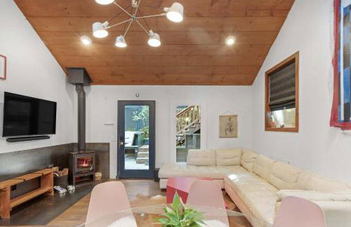 Artsy Retreat - Woodstove Grill and Patio - Foto 5