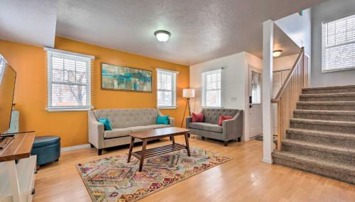 Family-Friendly Logan Farmhouse with Yard and Near USU - Foto 5