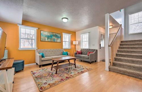 Family-Friendly Logan Farmhouse with Yard and Near USU - Foto 5