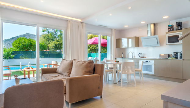 Kitchen / Dining Room