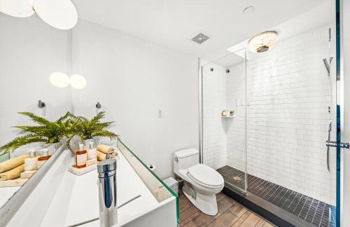 Modern waterfront living at Mondrian South Beach - 1123 - Foto 23