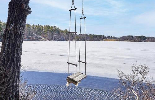 Lakeside Getaway - Lake Access & Firepit - Photo 24