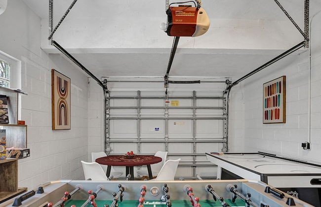 Modern Chic 7-BR with Pool & Gameroom - Foto 45