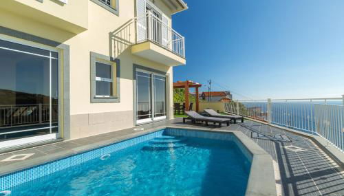 Casa Agrela by Rent2U, Lda Swimming Pool & Jacuzzi - Foto 2