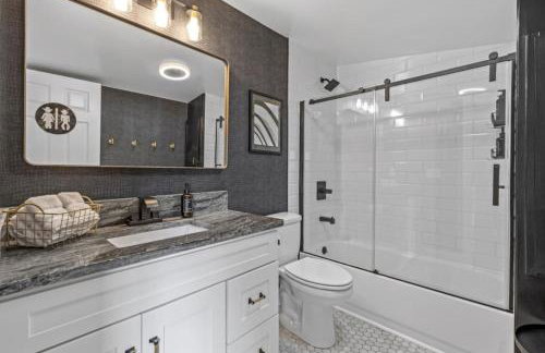 Space Cowboy - Firepit Huge yard close2downtown - Foto 5