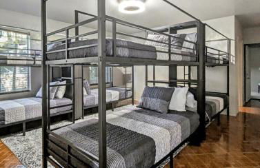 Twilight Hollow - Lakeview Retreat - Sleeps 24 - Foto 17