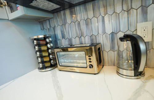 Modern Luxe Retreat -Heart of Chesterfield - Foto 42