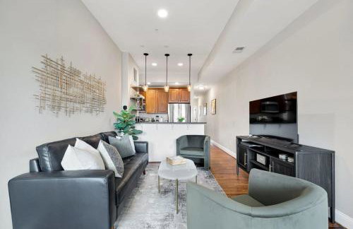 Luxury 4-BR with Free Parking in Heart of DC - Steps to Metro - Photo 52