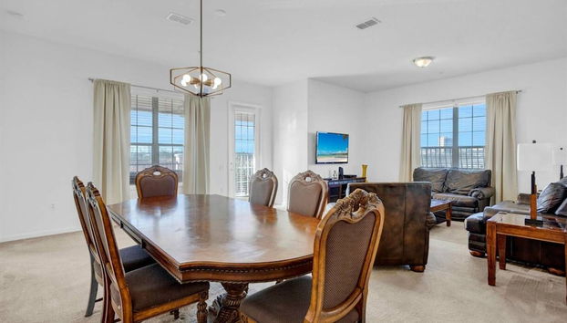 Lrg Condo w Scenic Patio Views - Next to Occc - Foto 3, Habitación