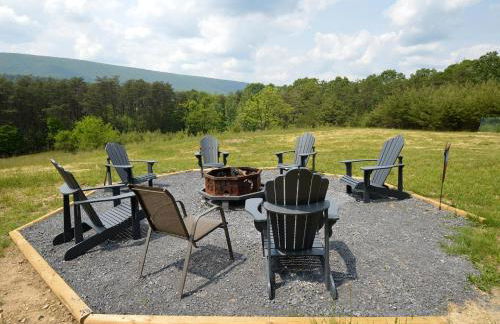 Black Bear Cabin - Fire Pit, Grill, View, Pet Friendly, Fireplace, King Bed, Wifi, Game Room - Foto 41