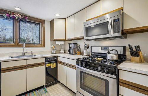 Glazebrook J5 3 Bedroom Townhome with Sauna & Fireplace - Foto 12