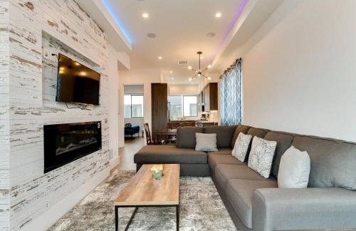 Luxury Modern 4 bedroom 3 Bath Home With Rooftop Deck #3 - Foto 1