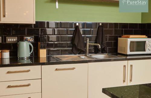 Fabulous Manchester House - 5 Beds Sleeps 8 - Free Parking - by PureStay - Foto 23