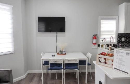 3Bed 2Bath Apt Near NYC plus Parking and Laundry - Foto 20