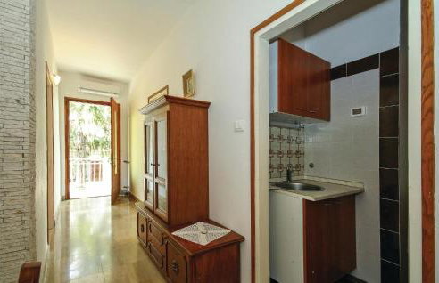 Beautiful Apartment In Umag With Wifi - Foto 13