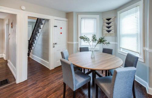 3BR Home with In-Unit Laundry Parking and Sound Bar - Foto 13