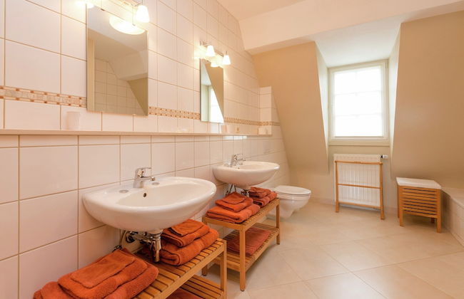 Le Hameau du Chateau - Elegance and Serenity - Photo 20