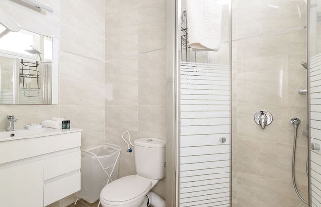 Bright and Fresh Family Home near Beach - Foto 26